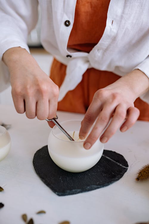 How to Take Care of Your Candle and Maximize Its Life